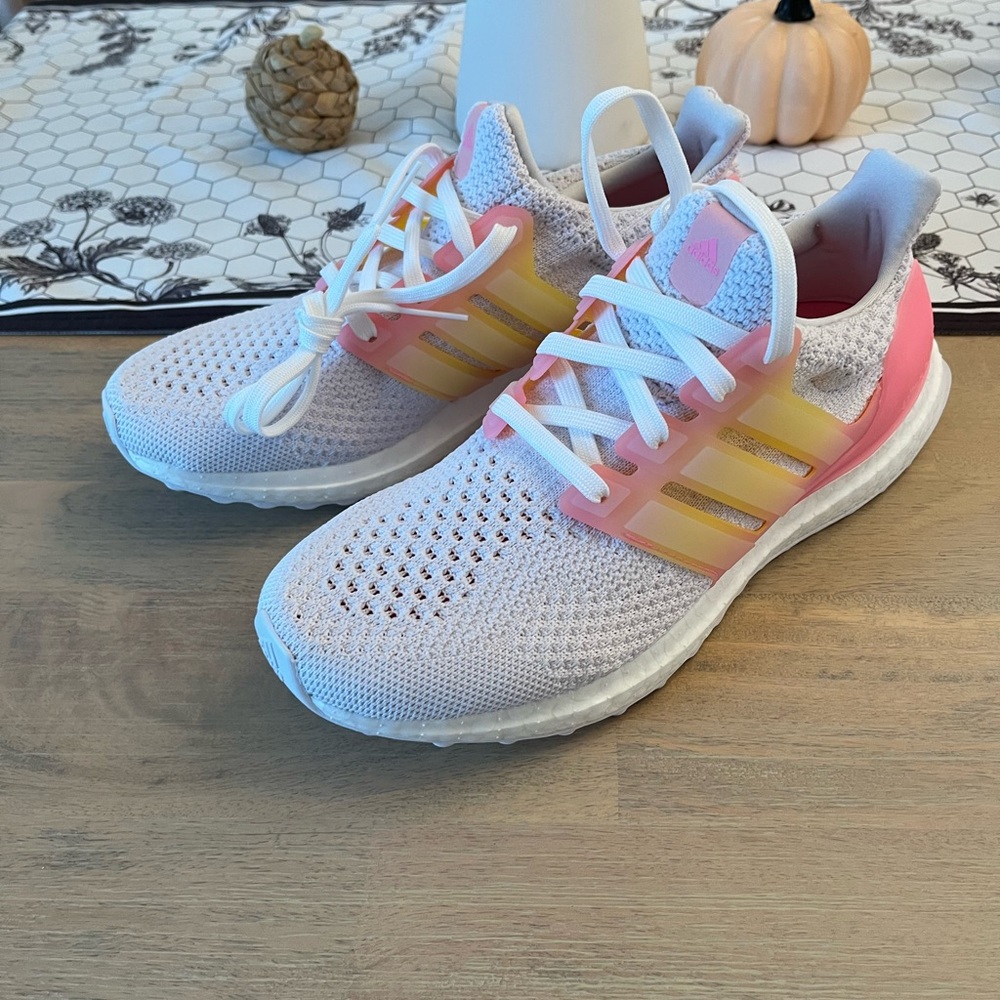 Adidas alphabounce kids size 7 women’s 8.5
